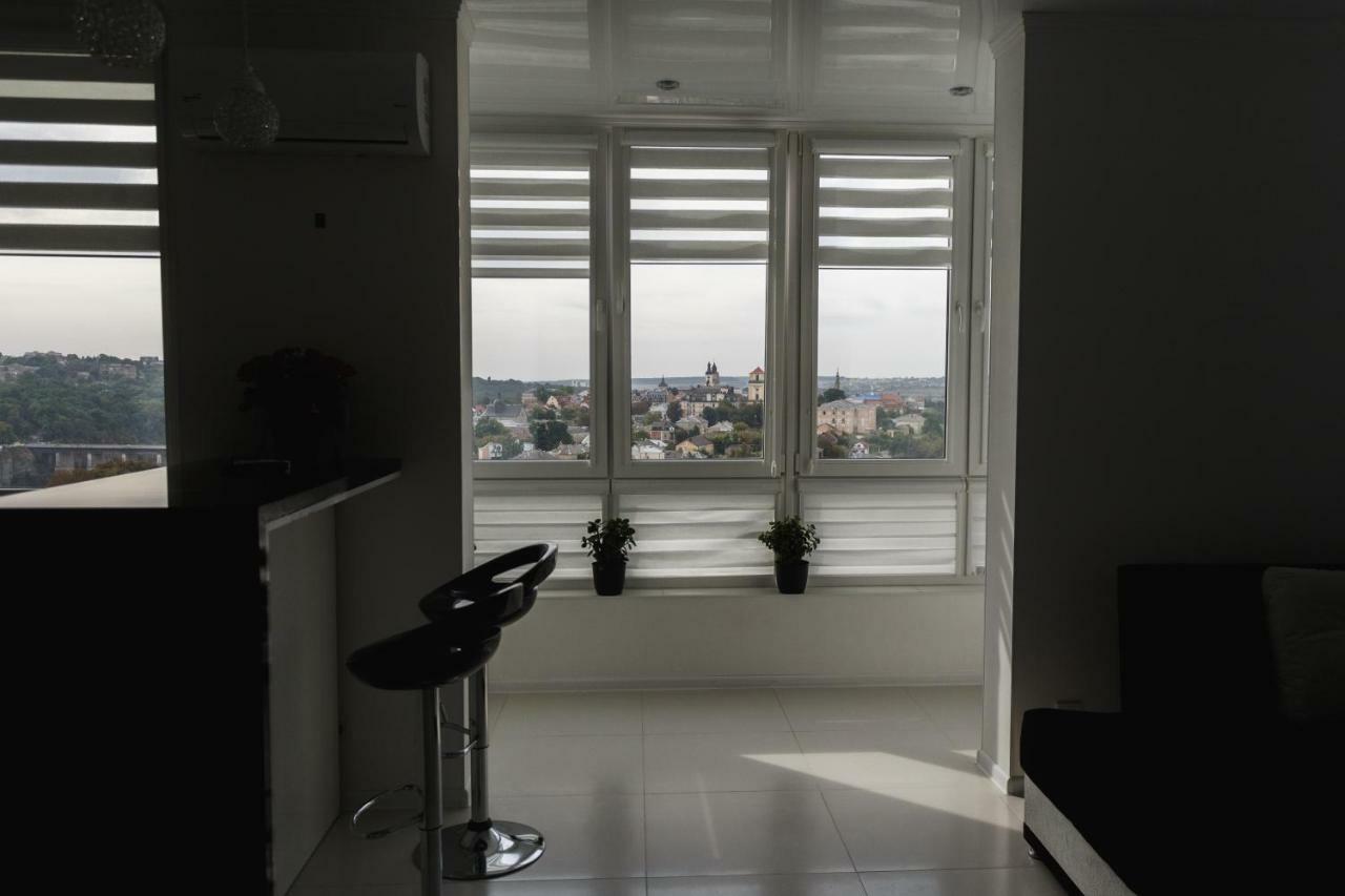 Апартаменты Вероника Kamjanez-Podilskyj Exterior foto